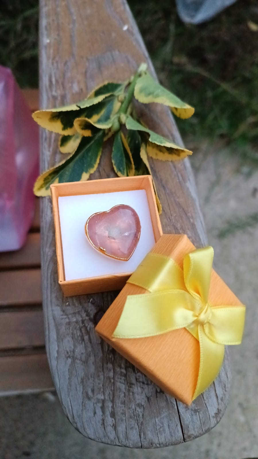 Prsten od roze kvarca