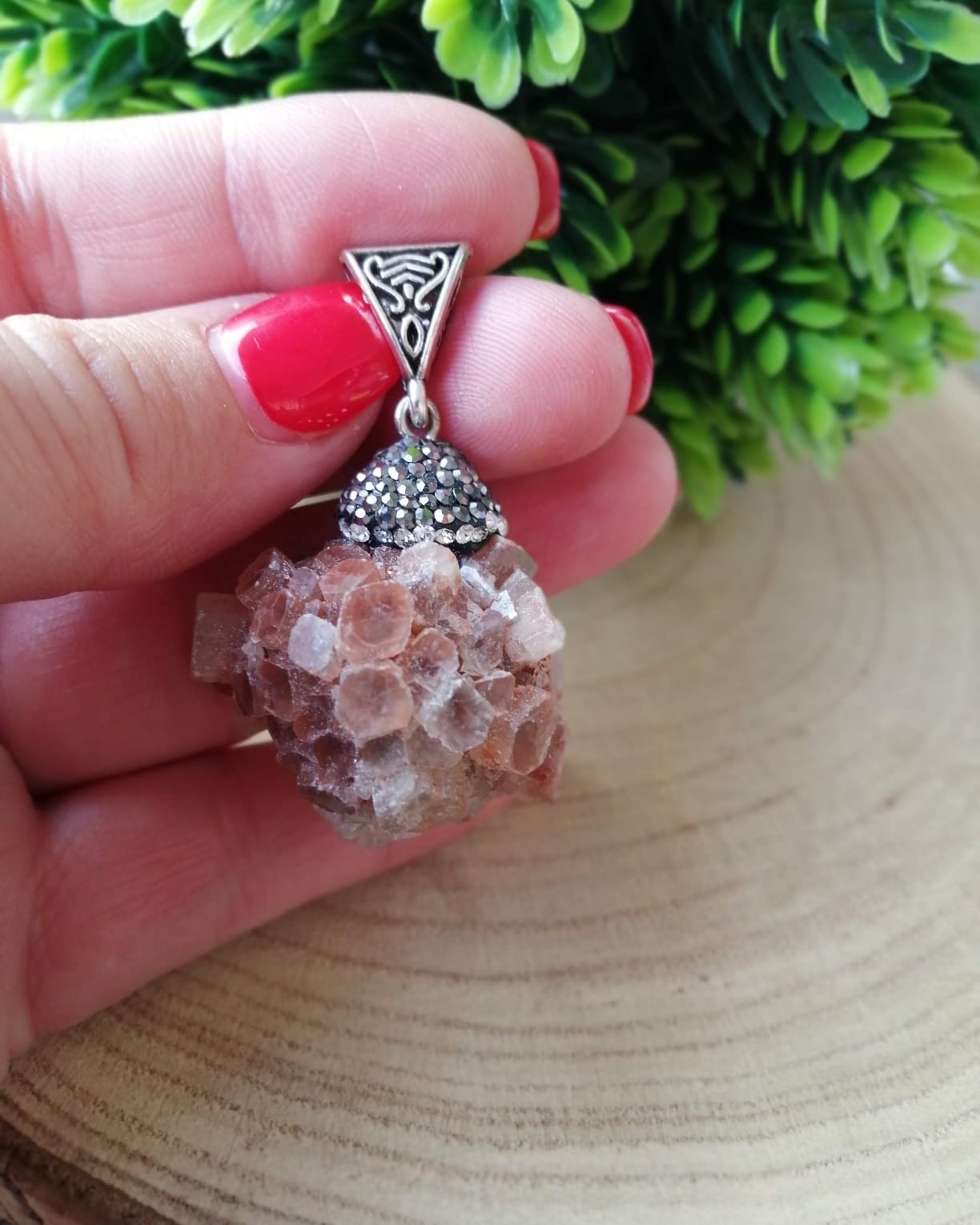Privezak — aragonit